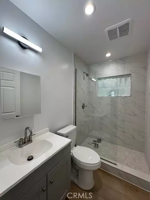 Reseda (los Angeles), CA 91335,19436 Keswick Street