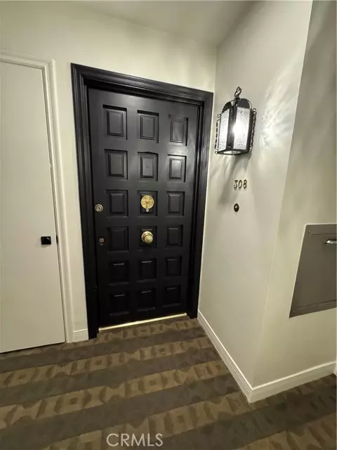 Los Angeles, CA 90068,6702 Hillpark Drive #308