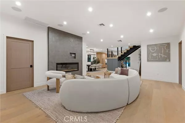 Sherman Oaks, CA 91401,13541 Chandler Boulevard