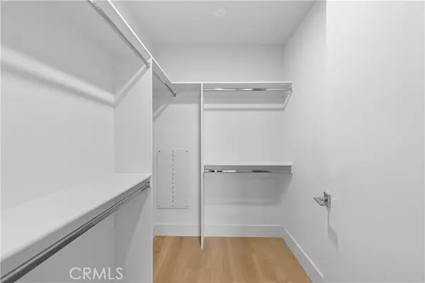 Studio City (los Angeles), CA 91604,12078 Guerin Street #101