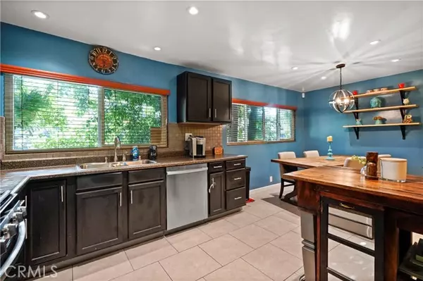 Sherman Oaks, CA 91403,15457 Moorpark Street #1