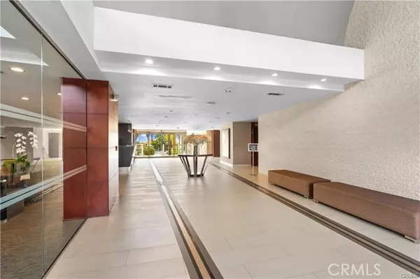 Los Angeles, CA 90046,7250 Franklin #406