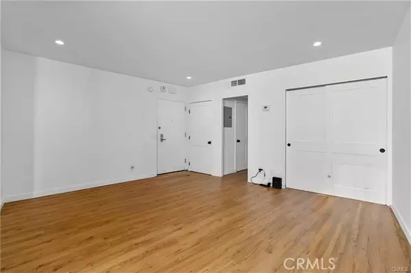 Los Angeles, CA 90046,7250 Franklin #406