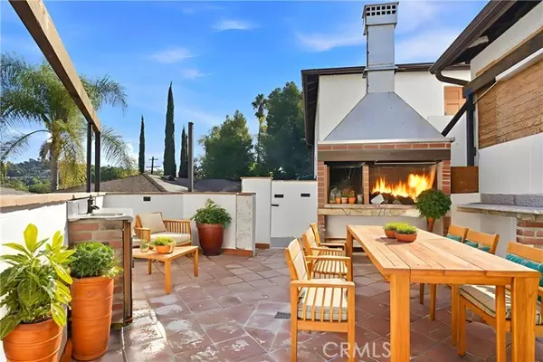 Los Angeles, CA 90065,2260 Cazador Drive