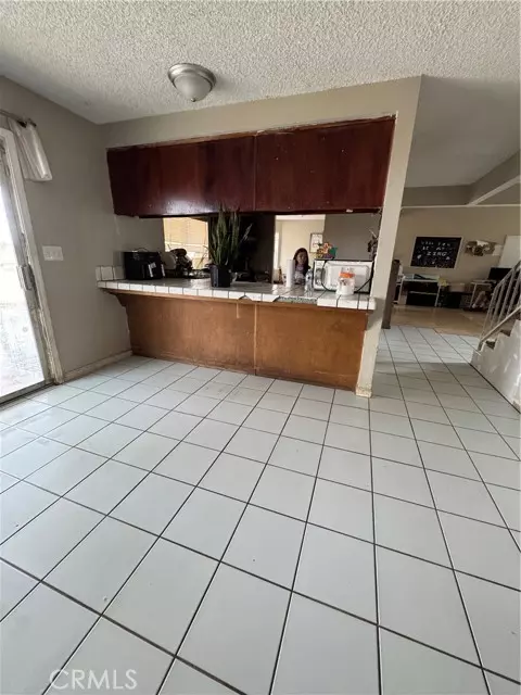 Lancaster, CA 93535,823 E Avenue J9