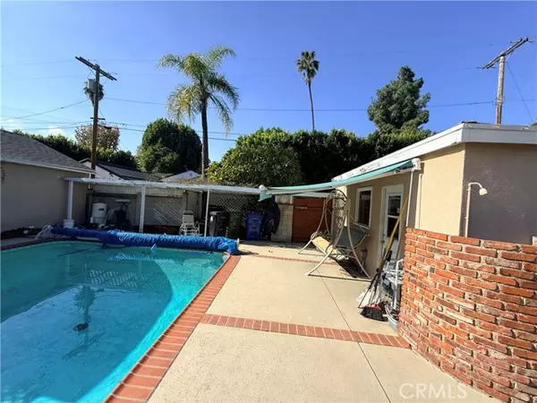 Sherman Oaks, CA 91423,5139 Hazeltine