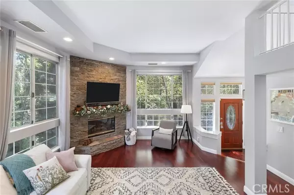 23163 Mulholland Drive Unit 6, Woodland Hills (los Angeles), CA 91364