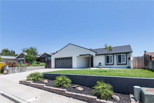 Santee, CA 92071,10023 Via Leslie
