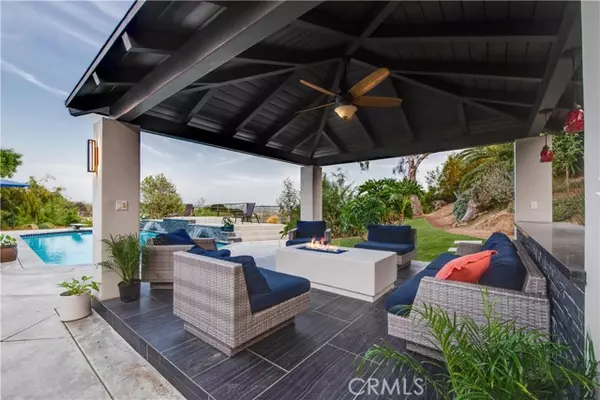 455 Glencrest Drive, Solana Beach, CA 92075