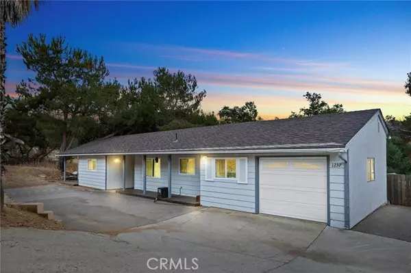 1237 Alpine Boulevard, Alpine, CA 91901