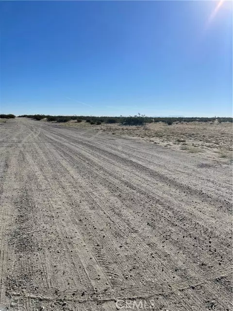 El Mirage, CA 92301,0 White