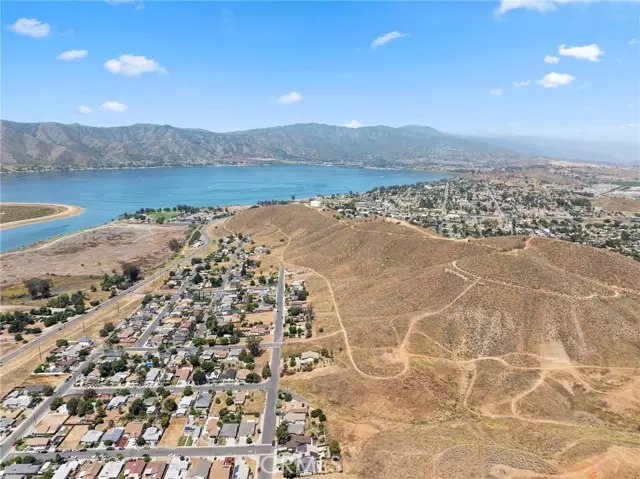 1 Summit, Lake Elsinore, CA 92532