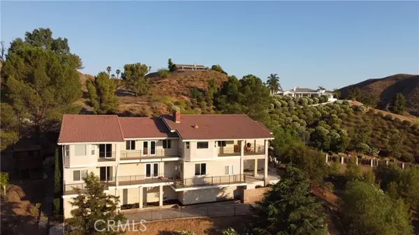 30990 Blackhorse Drive, Canyon Lake, CA 92587