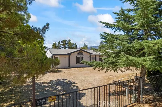 5827 Cambria Road, Phelan, CA 92371