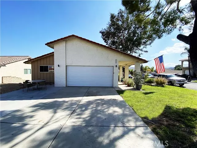 22587 S Canyon Lake Drive, Canyon Lake, CA 92587