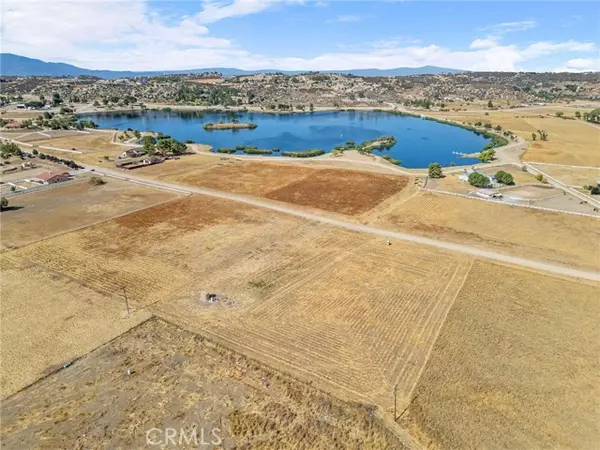 41620 Lakefront Dr, Aguanga, CA 92536