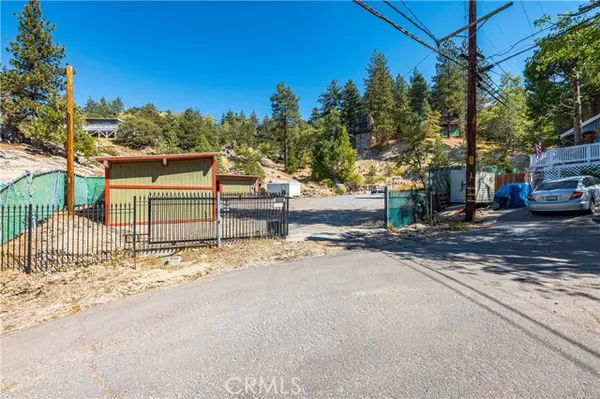 Running Springs, CA 92382,32861 Deer Lick