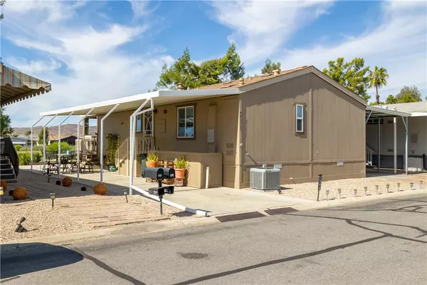 Hemet, CA 92545,5001 W Florida Avenue #211