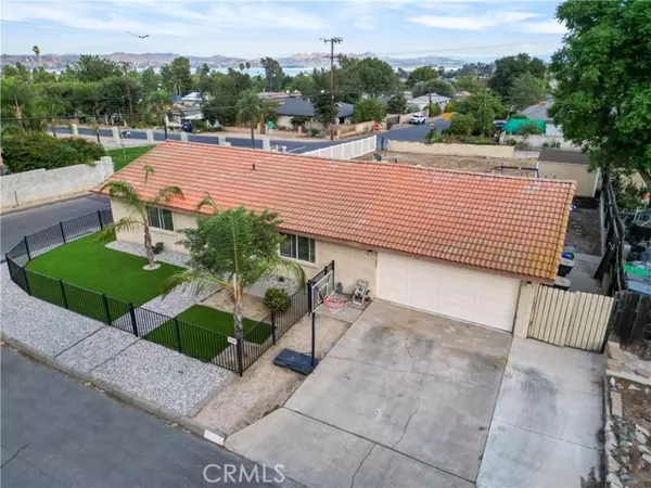 33160 Sherwood Drive, Lake Elsinore, CA 92530