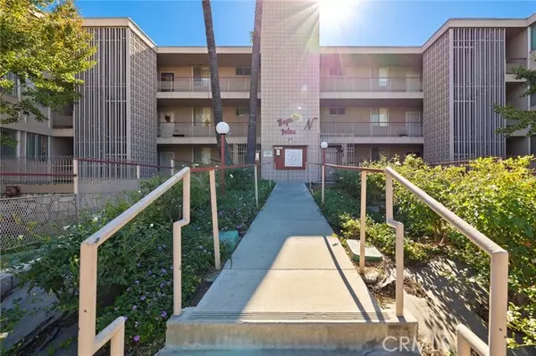 Riverside, CA 92506,6979 Palm Court #146N