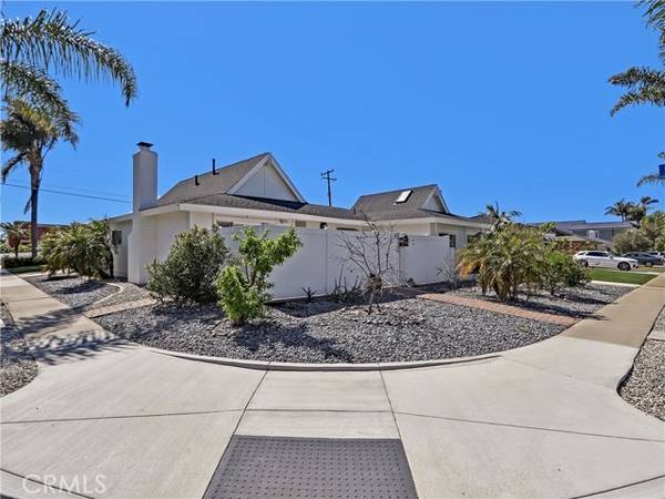 9382 Molokai Drive, Huntington Beach, CA 92646