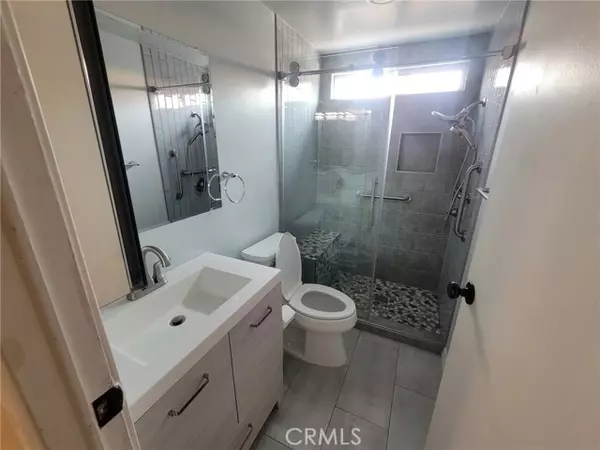 Corona, CA 92883,21650 Temescal Canyon Road #59