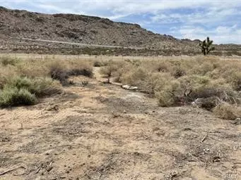 Apple Valley, CA 92307,0 Happy Trails