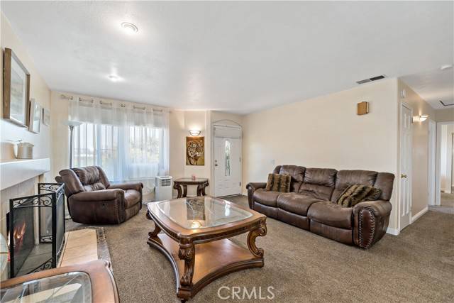 Hemet, CA 92543,305 King Court