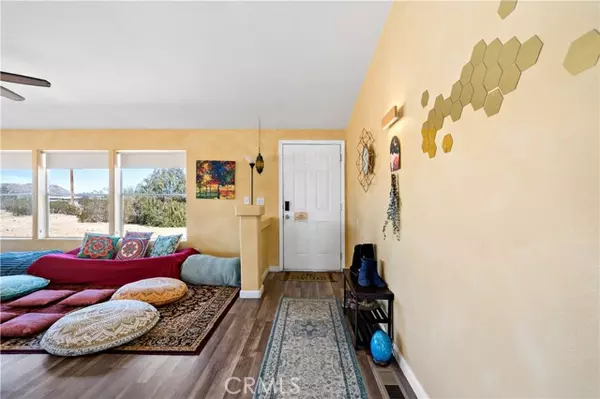 Landers, CA 92285,61375 Leslie Lane