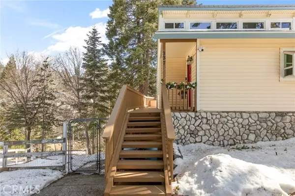 Twin Peaks, CA 92391,337 Lookout Drive