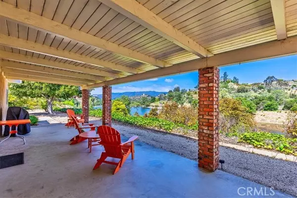 Fallbrook, CA 92028,40057 S Shore Road