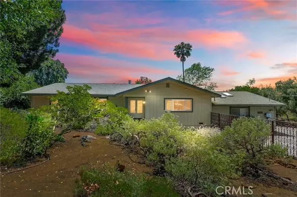 Vista, CA 92084,1910 Warmlands Avenue