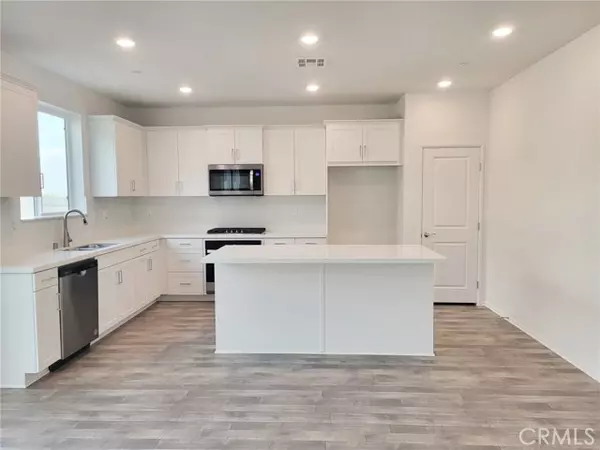 Corona, CA 92883,26314 Gentry Avenue