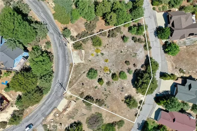 955 Sonoma Drive, Lake Arrowhead, CA 92352