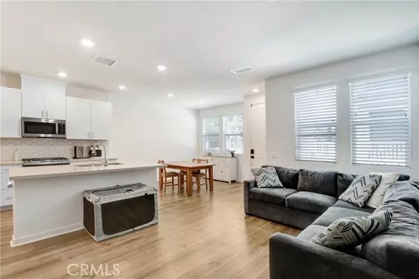 Corona, CA 92883,3934 Lavine Way #108