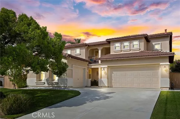 25 Vista Palermo, Lake Elsinore, CA 92532