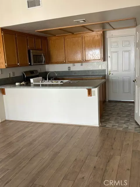 San Jacinto, CA 92583,1438 Senator Way