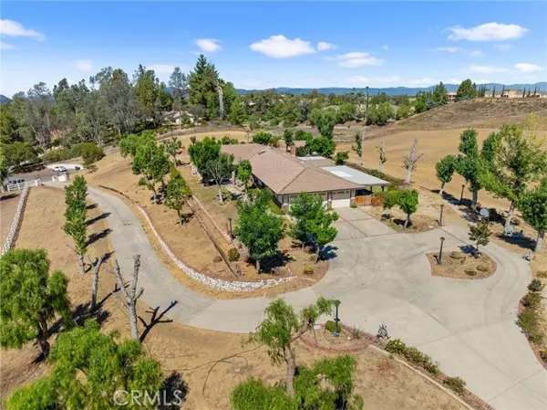 41050 Mesa Robles Circle, Temecula, CA 92592