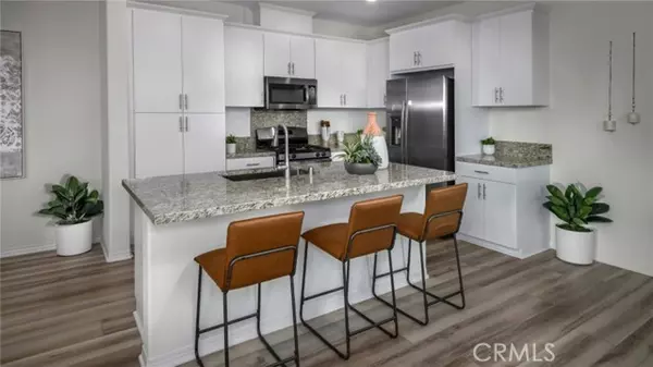 2438 Gunner Ridge Way, Rialto, CA 92377