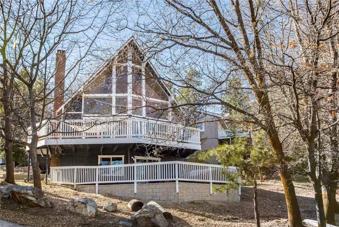 27984 St Bernard Lane, Lake Arrowhead, CA 92352