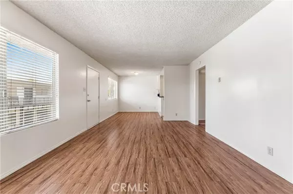 Long Beach, CA 90805,5530 Ackerfield Avenue #206