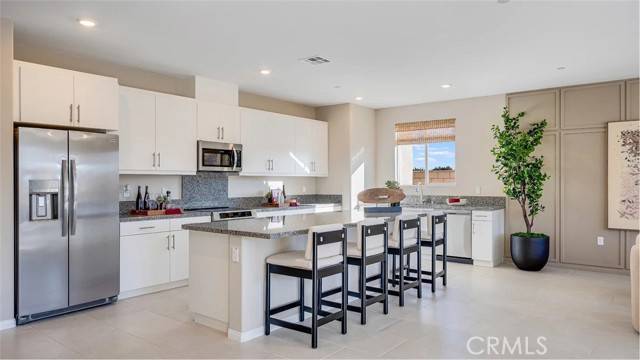 7599 Taylor Avenue, Hesperia, CA 92345
