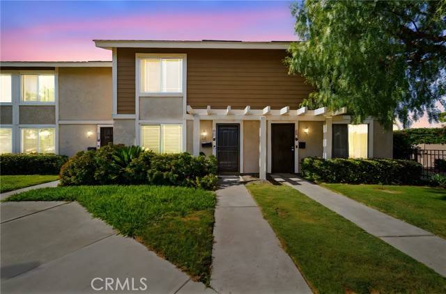 2921 S Sycamore St #E, Santa Ana, CA 92707
