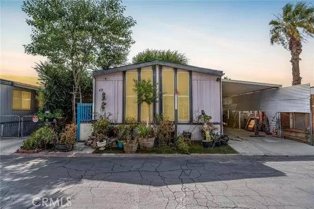 Hemet, CA 92543,1097 N State Street #49