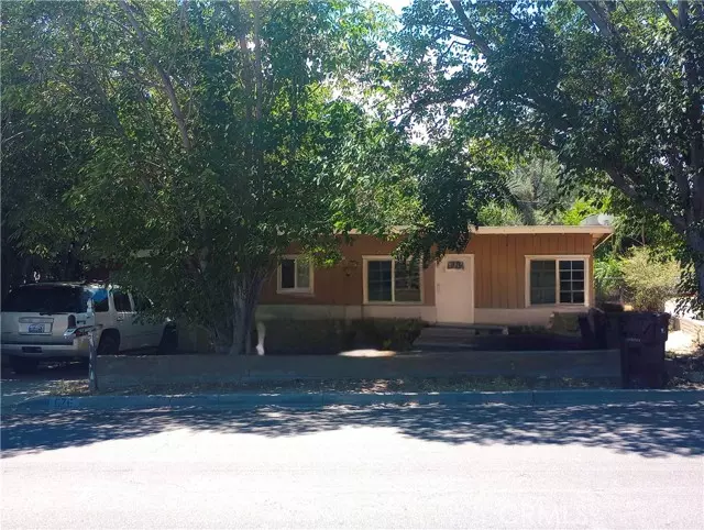 Banning, CA 92220,676 W Nicolet Street