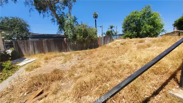 Riverside, CA 92507,217 Iowa Avenue