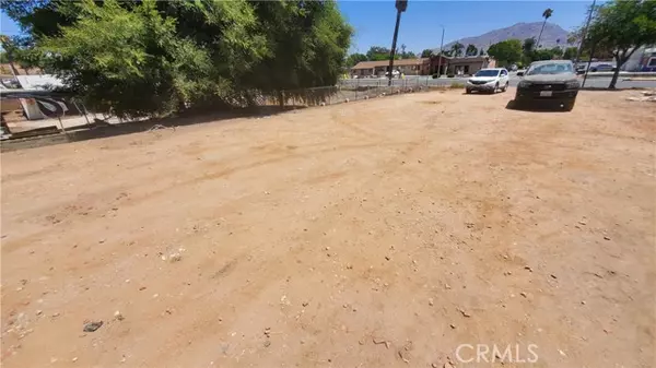 Riverside, CA 92507,217 Iowa Avenue