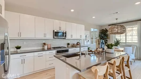 Fontana, CA 92336,16617 Shallot Street
