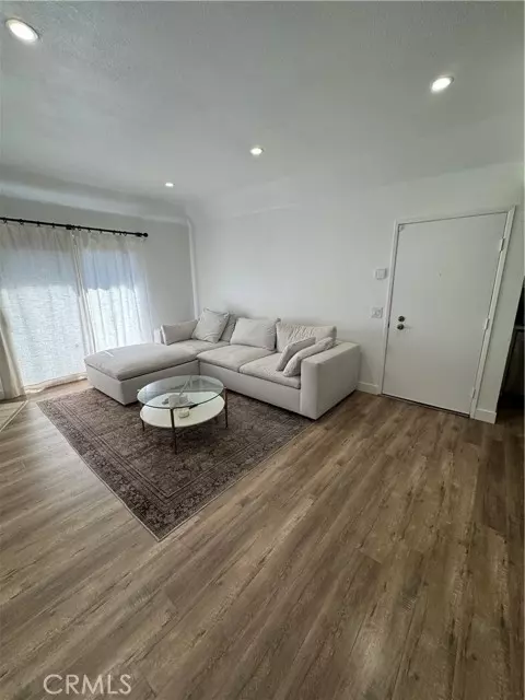 Diamond Bar, CA 91765,22749 Lakeway Drive #377