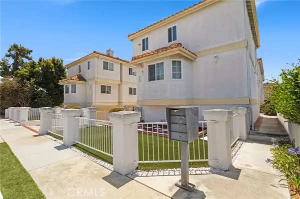 Hawthorne, CA 90250,3918 W 118th Place #8